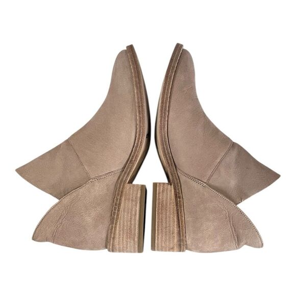 Eileen Fisher | Leather Leaf Bootie in Barley 5.5 - Picture 8 of 10